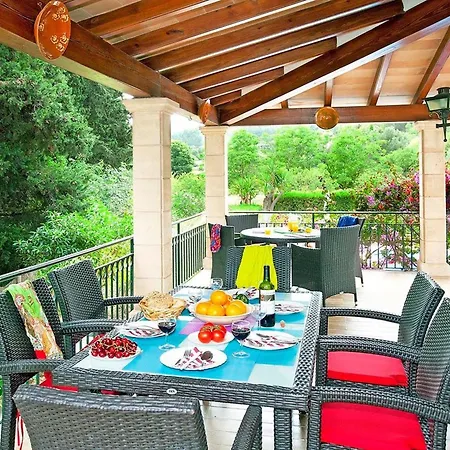 800 M Vom Zentrum Von Entfernt By Interhome Польєнса