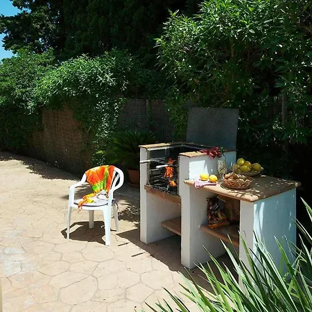 800 M Vom Zentrum Von Entfernt By Interhome